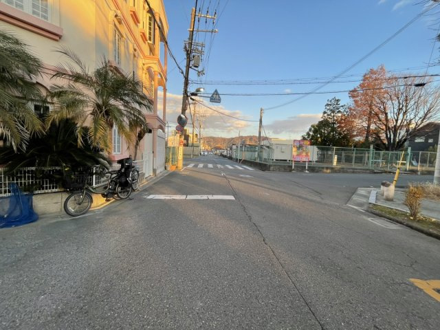 門真市北岸和田3丁目　の前面道路含む現地写真