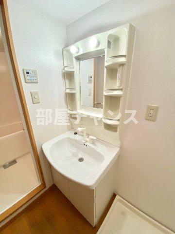 HIRO尾頭橋の独立洗面台