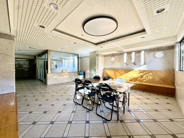 ナイスアーバン黒松のエントランス
