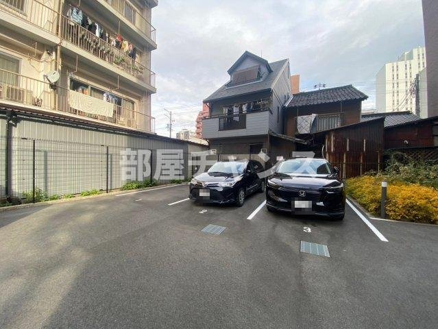 プレサンス名古屋駅ゲートの駐車場