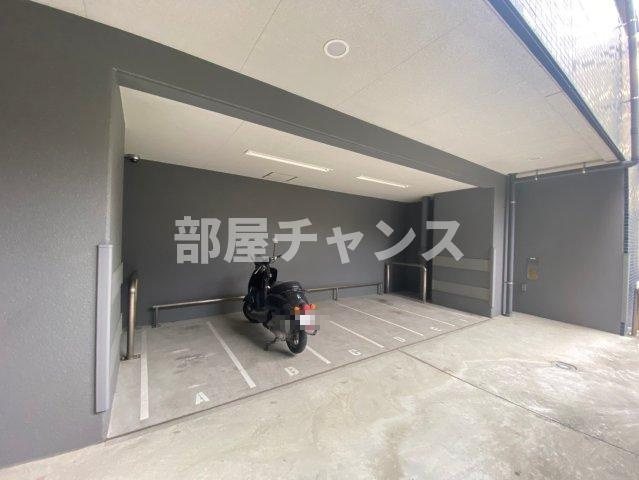 プレサンス名古屋駅ゲートの駐車場