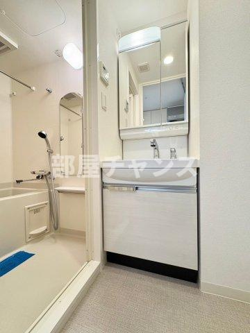 プレサンス名古屋駅ゲートの独立洗面台