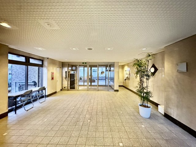 エクレール原町東のエントランス