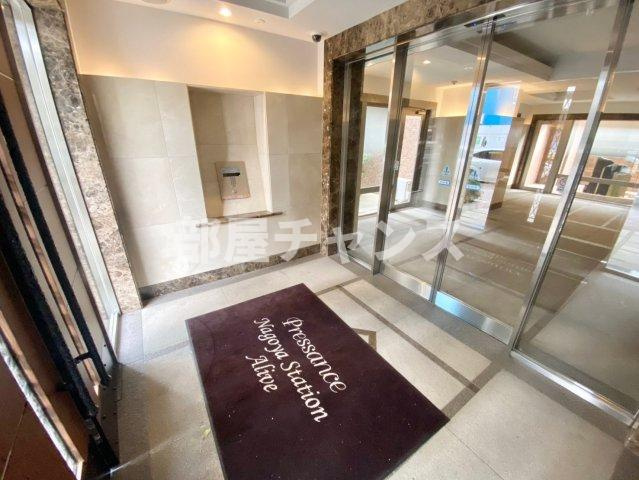 プレサンス名古屋STATIONアライブのエントランス