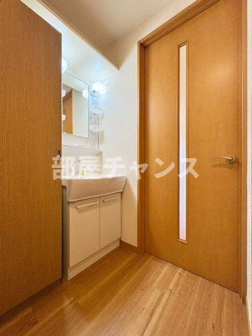 サン・アペックス名駅の独立洗面台