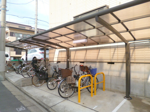 板橋区四葉１丁目の賃貸マンションのその他共用部分|★屋根付き駐輪場★