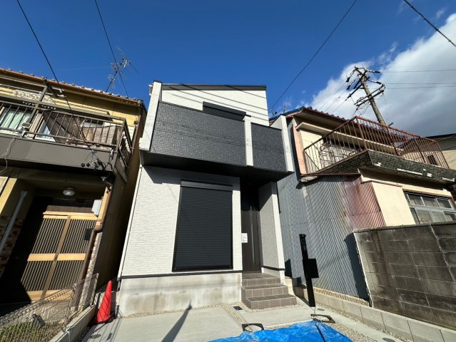 【名古屋市緑区鳴海町字矢切15−2新築戸建】✨仲介手数料無料✨鳴海小学校・鳴海中学校の前面道路含む現地写真|ご成約キャンペーン対象物件です♪詳細は弊社ホームページもしくはスタッフまでお気軽にお問合せ下さいませ♪ お役に立てる自信があります♪