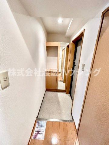 コリーヌ江坂の玄関