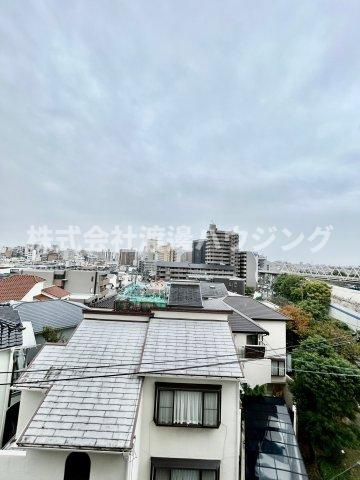 コリーヌ江坂の展望