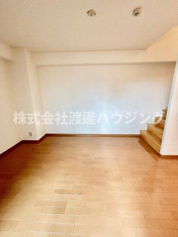 コリーヌ江坂の洋室