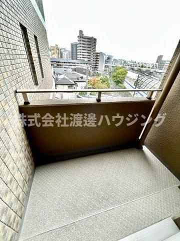 コリーヌ江坂のバルコニー|サービスバルコニー