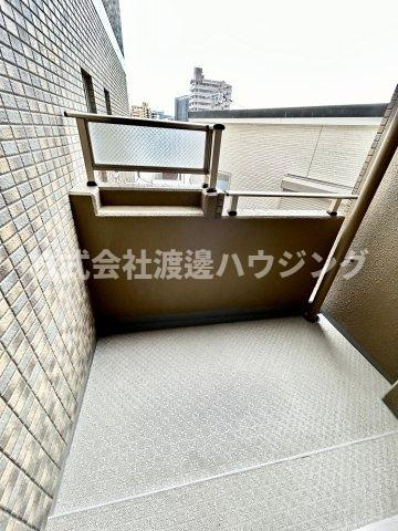 コリーヌ江坂のバルコニー|サービスバルコニー