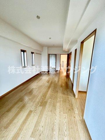 コリーヌ江坂の居間・リビング