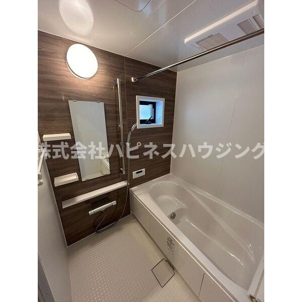 ｋｏｌｅｔ流山こうのす台～コレットナガレヤマコウノスダイ～の浴室