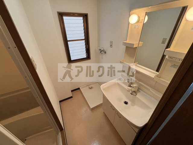 サンライズ柏原の洗面所|サンライズ柏原