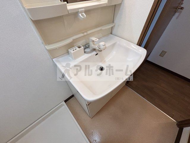 サンライズ柏原の独立洗面台|サンライズ柏原