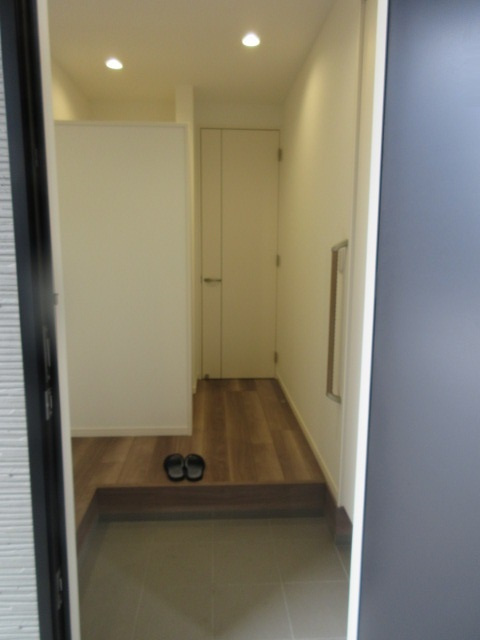 【仲介手数料無料】新築後未入居戸建　熊谷市末広4-14（全11棟）の玄関
