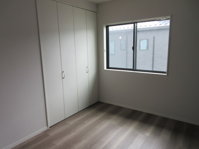 【仲介手数料無料】新築後未入居戸建　熊谷市末広4-14（全11棟）の洋室