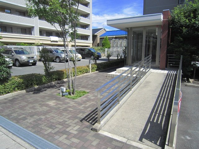 シーマイルのエントランス|スロープ付き