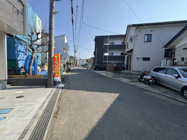 流山市南流山５丁目新築戸建（南流山14期）の前面道路含む現地写真|南側前面道路・幅員約6ｍ