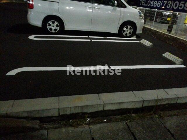 サンスピナ赤見Ⅱの駐車場|駐車場