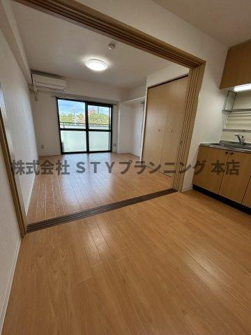 仲介手数料０円！メゾン・ド・ヴェールの居間・リビング