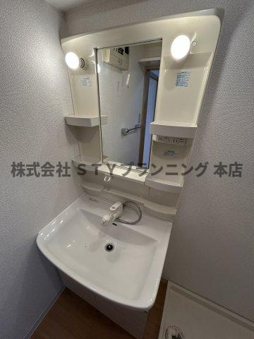 仲介手数料０円！メゾン・ド・ヴェールの独立洗面台