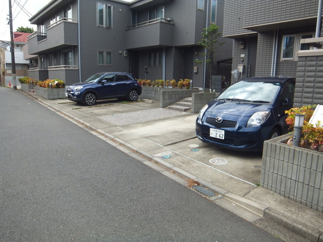 Ｆａｍｉｌｌｅの駐車場|敷地内駐車場