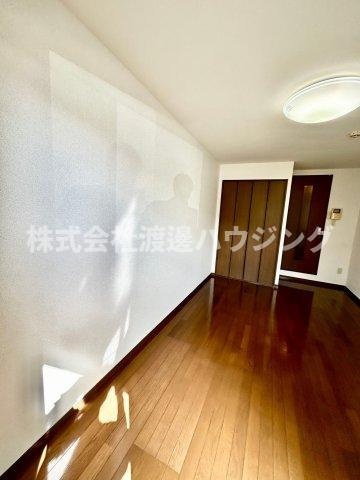 アンプルールフェールカメリアの内装