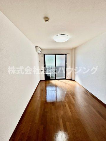 アンプルールフェールカメリアの内装