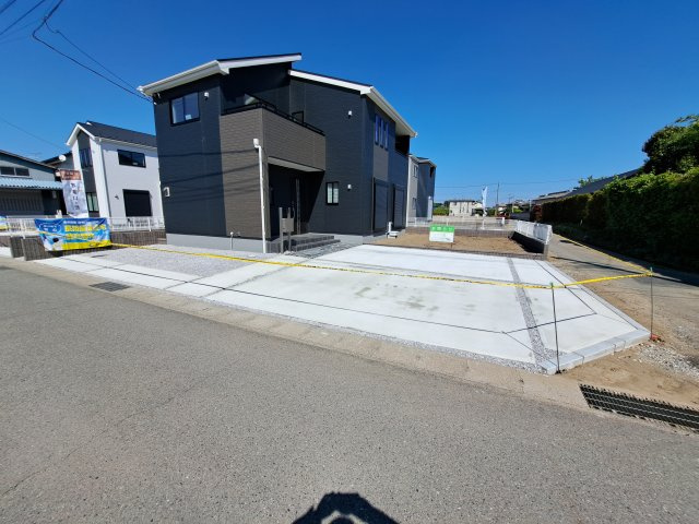 新築　佐波郡玉村町上福島　Liveie Garden.S　4号棟の駐車場|現地写真　駐車スペースは2台分可能です！
