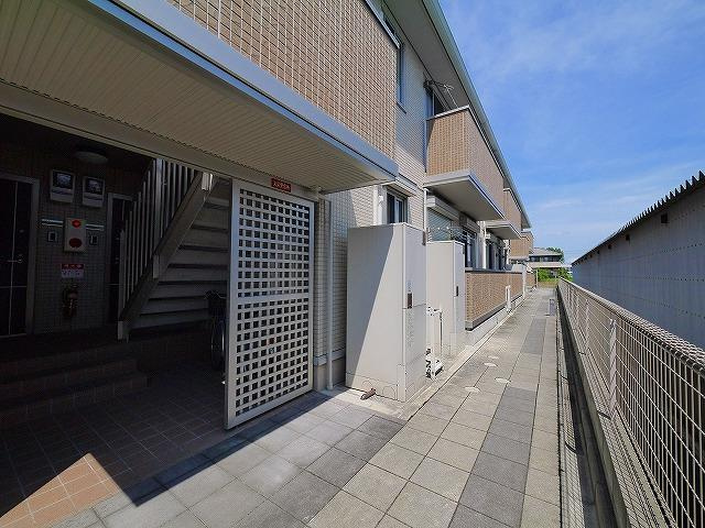 クリアのその他共用部分|広いエントランスです