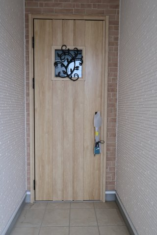 《仲介手数料無料》浦和区大東２丁目11-44(2号棟)新築一戸建ていろどりアイタウンの玄関|撮影日 2025年10月16日 13:30 曇り