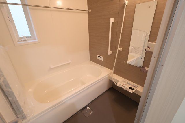 《仲介手数料無料》浦和区大東２丁目11-44(2号棟)新築一戸建ていろどりアイタウンの浴室|撮影日 2025年10月16日 13:30 曇り