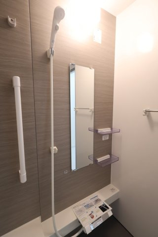 《仲介手数料無料》浦和区大東２丁目11-44(2号棟)新築一戸建ていろどりアイタウンの浴室|撮影日 2025年10月16日 13:30 曇り