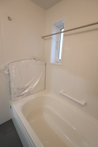 《仲介手数料無料》浦和区大東２丁目11-44(2号棟)新築一戸建ていろどりアイタウンの浴室|撮影日 2025年10月16日 13:30 曇り