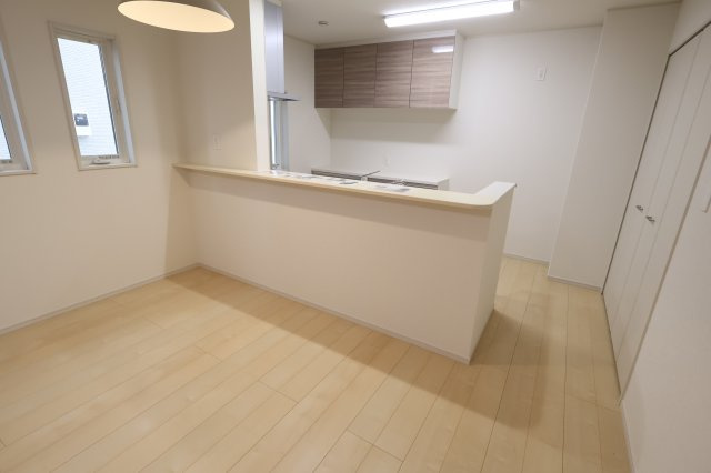 《仲介手数料無料》浦和区大東２丁目11-44(2号棟)新築一戸建ていろどりアイタウンのキッチン|撮影日 2025年10月16日 13:30 曇り