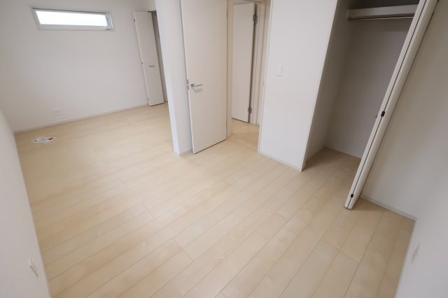 《仲介手数料無料》浦和区大東２丁目11-44(2号棟)新築一戸建ていろどりアイタウンの洋室|撮影日 2025年10月16日 13:30 曇り