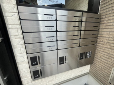 【その他共用部分】 | GRANDIR淡路駅 | ポストと宅配ボックスです