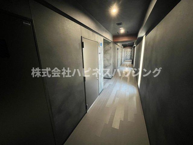 柏市旭町１丁目の賃貸マンションのエントランス