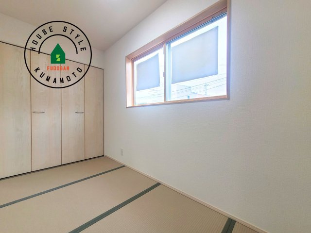 熊本市中央区渡鹿6丁目第3-2棟（2号棟）の和室|和室を上手に活用すると暮らし方の幅が広がります。例えば普段は開け放して、子供の小さいうちはお昼寝や遊びのスペースに。畳はソフトなので転んでもケガをしにくく安心です