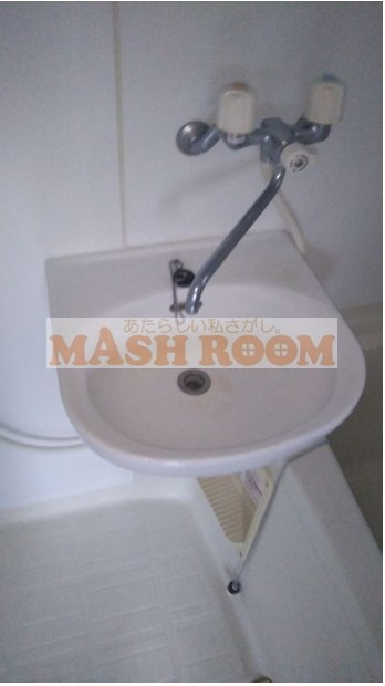 中野区大和町４丁目のアパートの洗面所