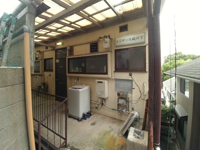 レジデンス城の下