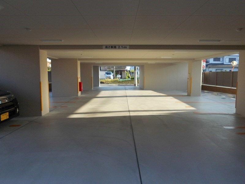 メゾンアカシの駐車場