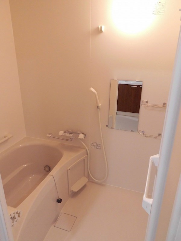 メゾンアカシの浴室