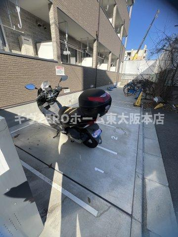 アイエア長瀬の駐車場