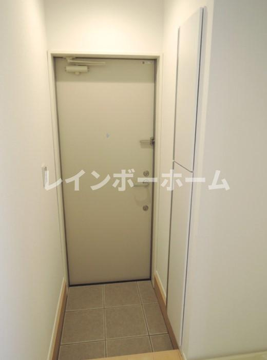 CASA新船橋の玄関