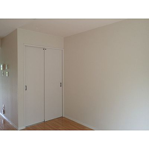 ニホコーポラスの居間・リビング