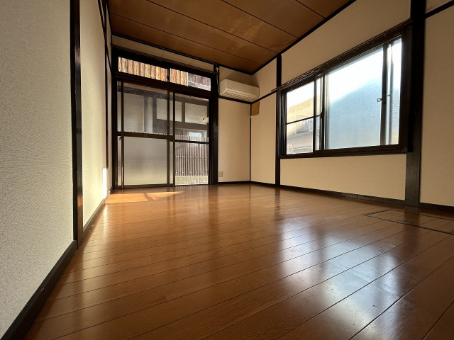 タウンKの居間・リビング|こちらの居間で趣味の時間をお楽しみください