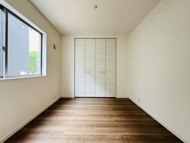 高浜市青木町９丁目5-15『仲介手数料無料』新築戸建ての洋室